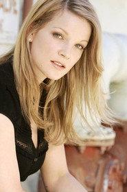 Aline Hochscheid as Sarah Hughes in Katie Fforde - Das Meer in dir 2014
