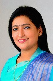 Hetal Parmar as Sarlaben Sanghavi in Sanghavi and Sons 2025
