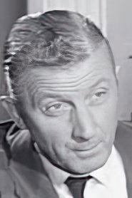 Robert Le Ray as Le chef électro in Trois filles dans le vent 1981