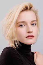 Julia Garner as Self in A Farewell to Ozark 2022