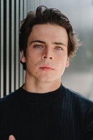 Nikolaus Lessky as Mo in Between the Lovers 2024