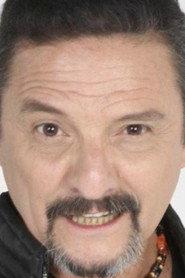 Alejandro Corona as  in Una noche oriental 1986