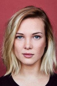 Floriane Bibauw as Petra in Love, Romance & Chocolate 2019
