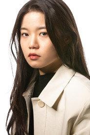 Im Jee-ho as Yi-jung in The Apartment with Two Women 2022