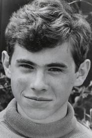 Gary Grimes as Hermie in Class of '44 1973