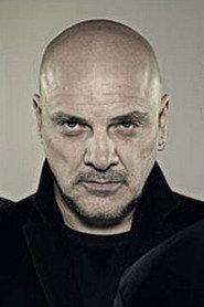 Baz Warne as Self - guitar in The Stranglers: On Stage On Screen 2005