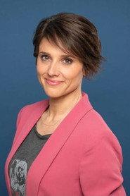 Mélanie Taravant as Self : Presenter in Syrie : la chute du clan Assad 2025