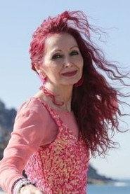 Esther Esparza as Monja in El invierno en Lisboa 1991