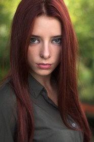 Sara Mahle as Wendy in Die zu mir sprechen 2021