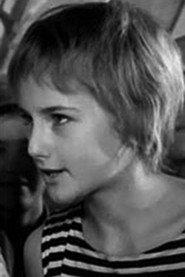 Yelena Denisova as Принцесса in Sitting on the Golden Porch 1986