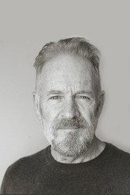 Paul Rutledge as Alan Kerr in Treacherous Beauties 1994