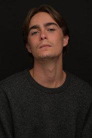 Héctor Gozalbo as Mario in HATERNET 2026