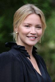 Virginie Efira as Maggie Scott (voice) in White Fang 2018
