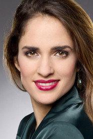 Elena Sancho Pereg as Lucia in Family Affairs 2022