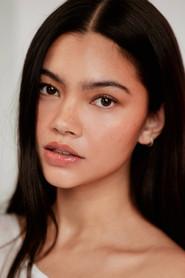 Myra Molloy as Quinn in He's All That 2021