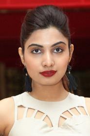 Avani Modi as Reema in Naan Rajavaga Pogiren 2013