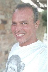 Sotiris Skantzikas as Michalis in Risotto 2000
