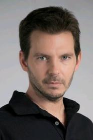 Pablo Tagliani as José in Ojos 2005