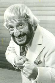 Martín Karadagián as Martín Karadagián in Titanes en el Ring Contraataca 1984