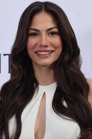 Demet Özdemir as Aysel in Turkish Dance School 2017