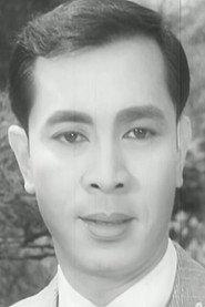 Huang He as 周明琪 in The Happy Couple 1943
