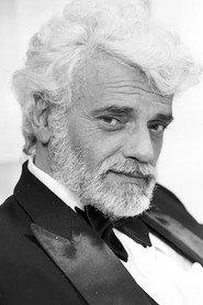 Walmor Chagas as Rocha Queiroz in Patriamada 1985