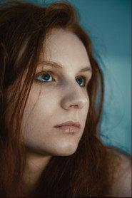 Julia Martel as La passante in 2034 2025