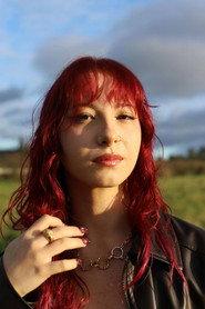 Débora Lopes as Íris Eanes in Contra Me 2025