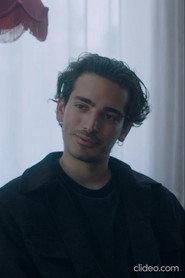 Azmican Zengin as Azmi in Filika 