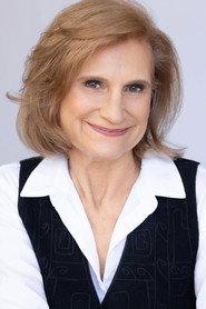 Elle Trapkin as Gray in No Joke 2016