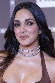 Kiara Advani as Naina Sharma in JugJugg Jeeyo 2022
