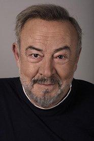 Mehmet Ulay as Ahmet Kılıçoğlu in Yıldız Tepe 2000