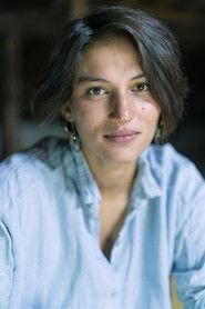 Lucia Passaniti as Aurore in Les Poulettes 2022