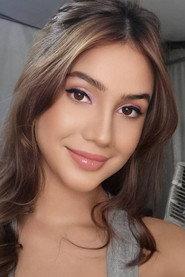 Sarah Holmes as Trixie in A Girl and A Guy 2021