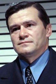Jacques Léonard as Crook (segment "Une chance explosive") in Chance at Love 1964