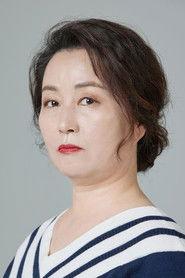Jung Eun-kyoung as Young-boon in The Hill of Wind 2020
