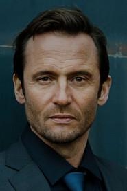 Sven Gerhardt as Des Grieux in The Gamblers 2007