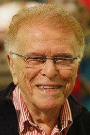 Maurício Sherman as Olavo in Till Luck Do Us Part 2012