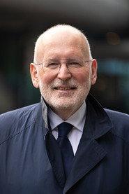 Frans Timmermans as Self in MH17: Het verdriet van Nederland 2015