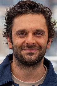 Pio Marmaï as Thomas in Christmas & Co. 2017