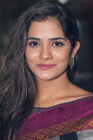 Bhagyashree Mote as Kavya in Chikati Gadilo Chithakotudu 2019