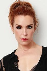 Adriana Romero as Laura in Julia tiene sugar 2024