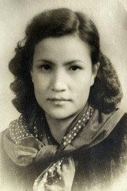 Xiping Ning as Mother in Unfinished Comedy 1957