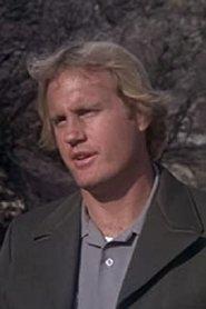 Hunter von Leer as Deputy Gary Hunt in Halloween II 1981