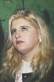 Louise Weard as (uncredited) in Une Fraise 2026