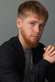 Lucas Kamp as Younger Son in Heidenn Sid 2025