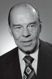 Endel Pärn as Wedding Guest in Young Pensioner 1972