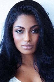 Chandrika Ravi as Ghost in Iruttu Araiyil Murattu Kuthu 2018