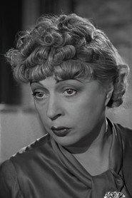 Suzanne Dantès as Marguerite Desnoyers in Black and White 1931