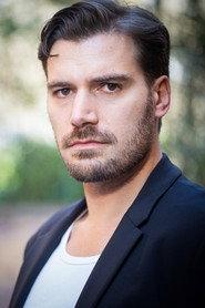 Alex Adinolfi as Mario in La lunga notte dei morti viventi 2025